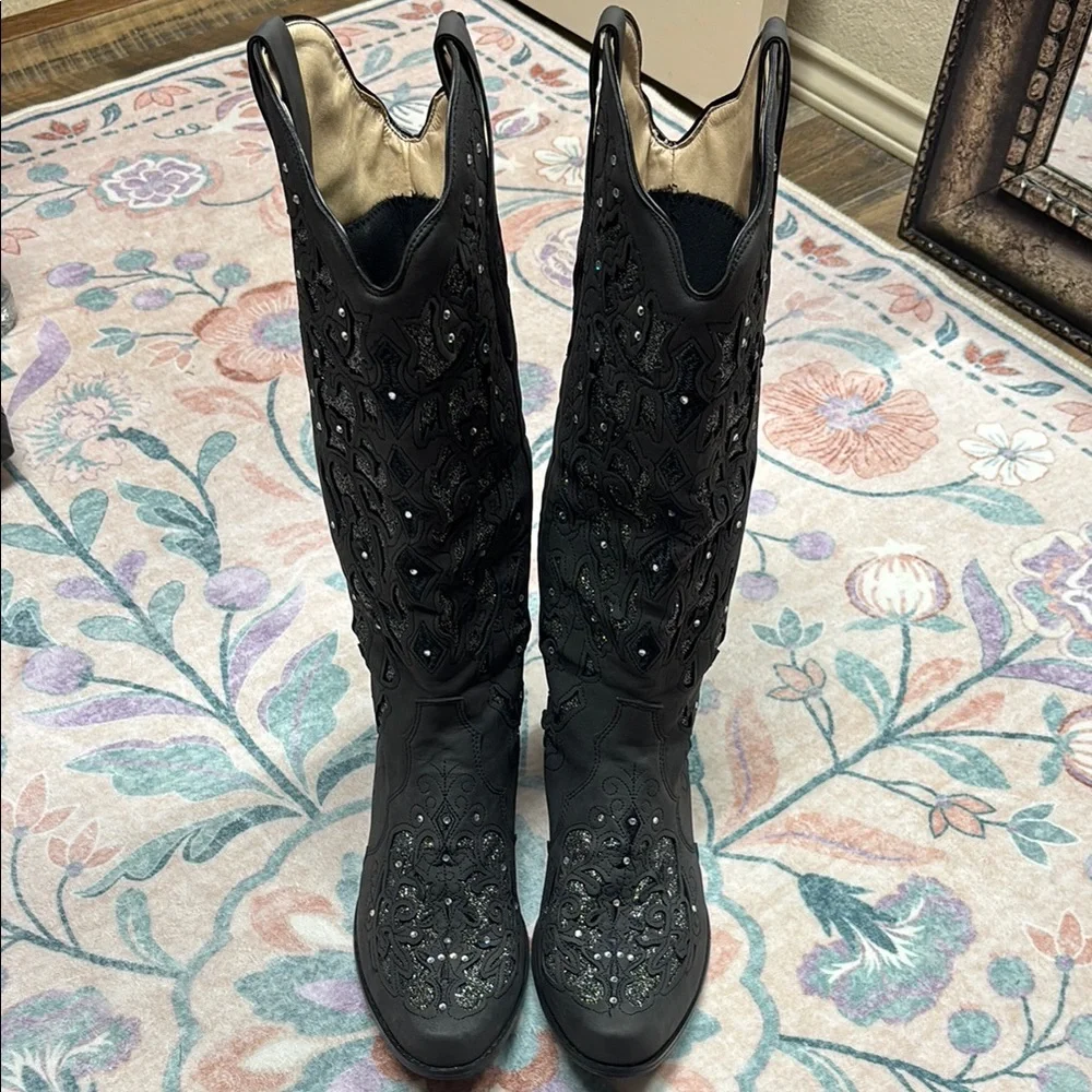 Silver and Black Embellished Women's Cowboy Boots - Picture 7 of 14
